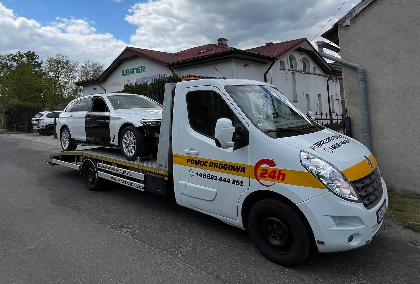 Transport auta powypadkowego do warsztatu blacharskiego w Opolu