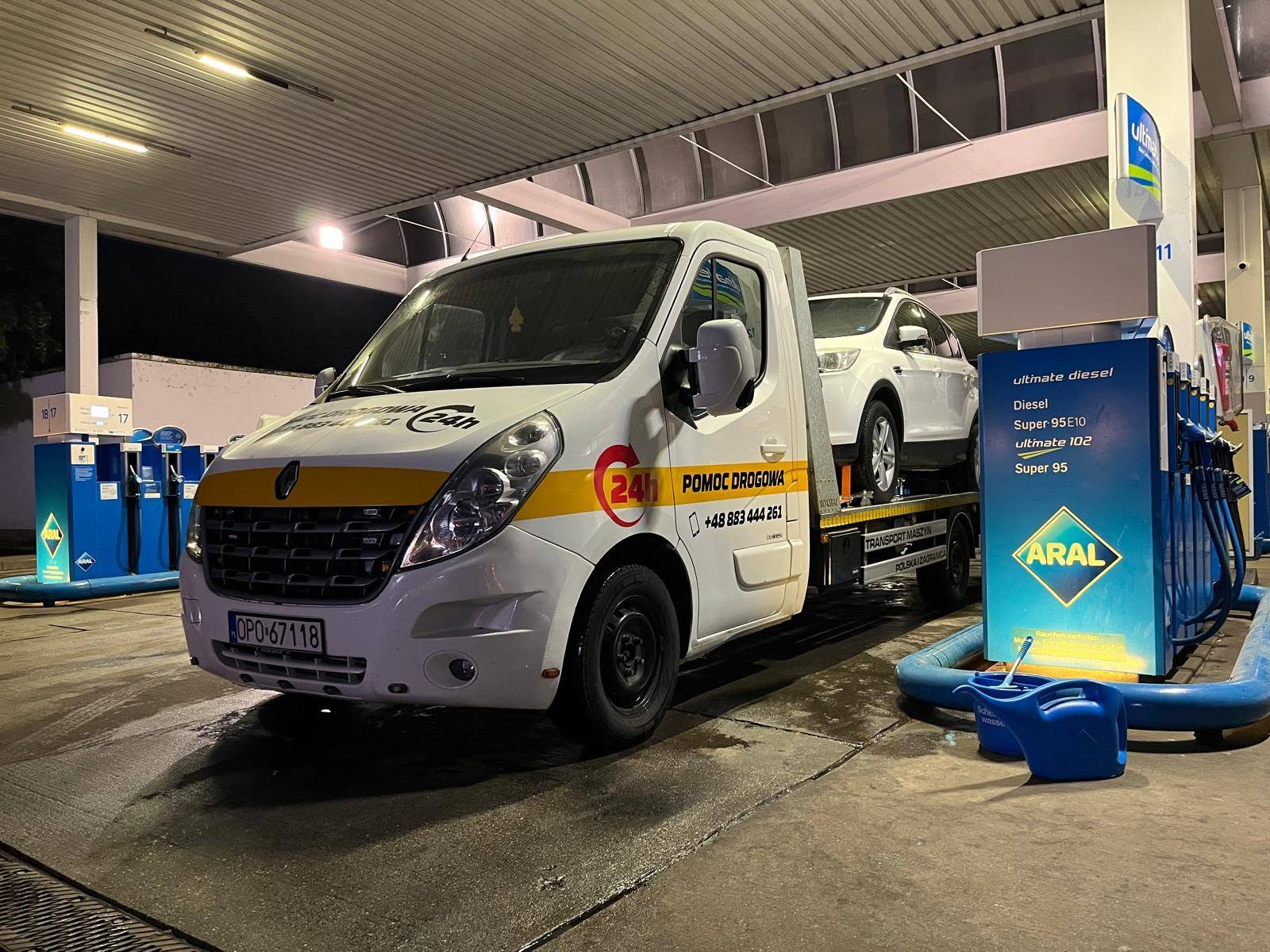 Pomoc drogowa 24h nocą — transport SUV-a, Ozimek